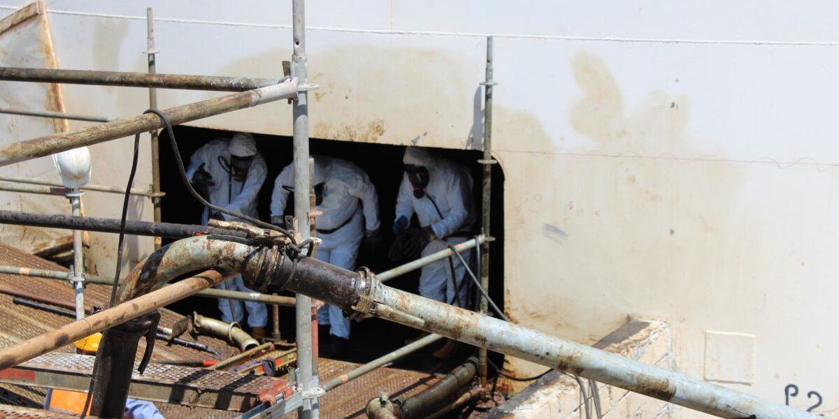 Come S.Eco.M. Rivoluziona la Bonifica dei Serbatoi Industriali